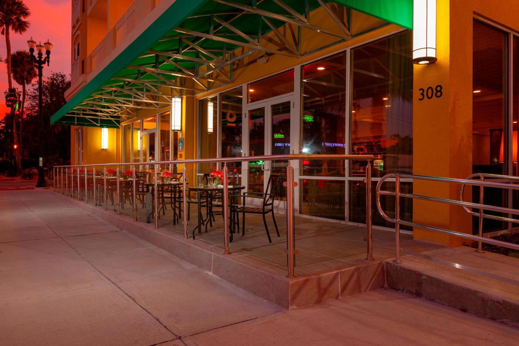 Courtyard By Marriott Deland Historic Downtown Hotel Eksteriør billede
